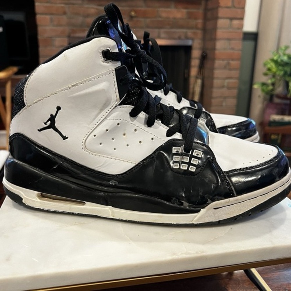 Nike Air Jordan's Men's Size 10 Black And White Michael Jordan‎ 23